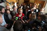 Statsminister. Helle Thorning-Schmidt (S) mener ikke, hun løber fra nogen valgløfter. Det er oppositionen, der gør det umuligt at føre dem ud i livet. 