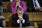 Cyberdebat. Lars Løkke Rasmussen, Søren Pind og flere andre ledende venstre-folk benyttede tiden under Helle Thorning-Schmidts tale til at skrive på Facebook. 