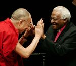 Tillykke. Dalai Lama skulle have holdt tale for Desmond Tutu på fredag, men det har storpolitiske interesser nu sat en stopper for. 