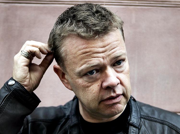 kritik. En joke i stand-upperen Carsten Bangs nye show har vakt debat i Norge. 