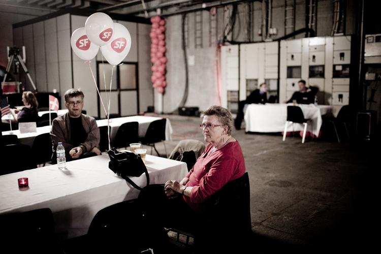URO. Billedet er fra SF's fest tidligt på valgaftenen. Nu spørger flere SF'ere, om partiet er gået for meget på kompromis for at sidde i regering. 