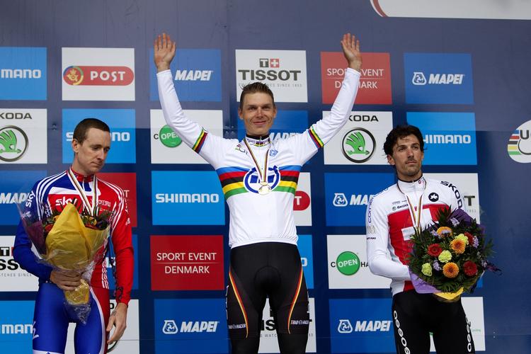 Suveræn. Tony Martin (i midten) har lagt sig i spidsen for UCI's prestigeprojekt i KIna. 