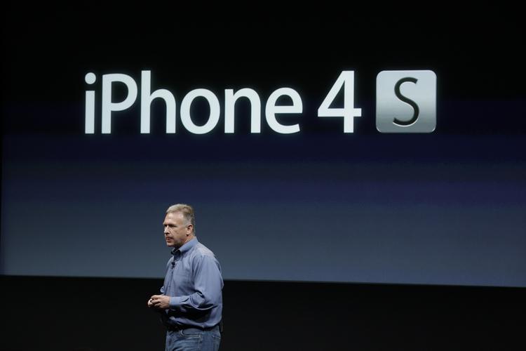 Spin. Rygterne om en iPhone 5 blev i går skudt  ned, da Apple præsenterede en forbedret version af iPhone 4. 