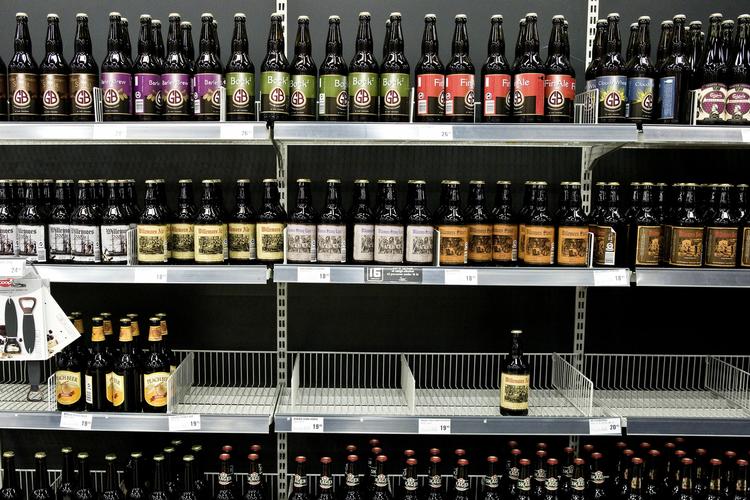 Prisstigning. Danskerne får dyrere specialøl, hvis regeringen hæver afgifterne, mener flere mikrobryggerier. Foto: DALHOFF CASPER 