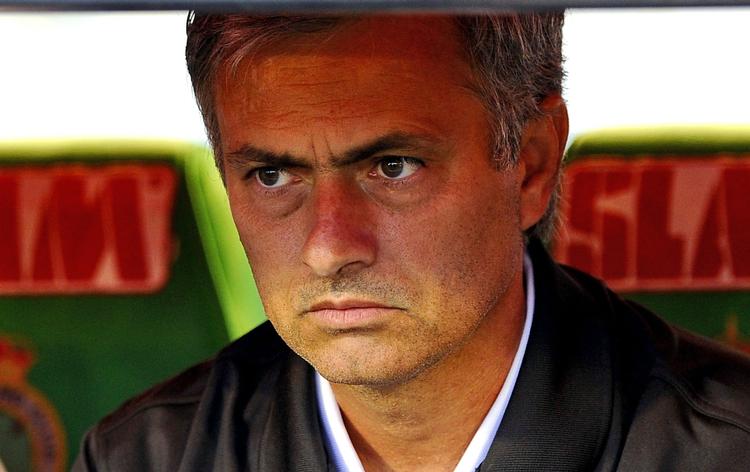 hmmm. 0-1 og 0-0 er ikke tilfredsstillende resultater for en Real Madrid-træner som Jose Mourinho. 