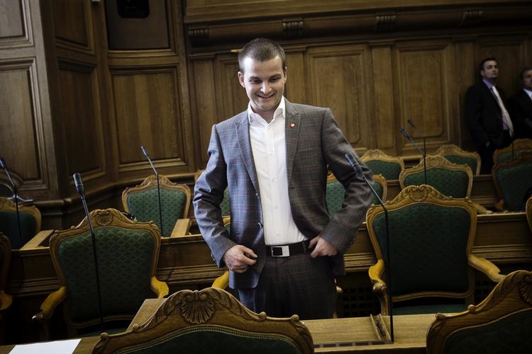 Tilbagegang. Thor Möger Pedersen er ikke længere næstformand i SF - et parti, der ifølge historiker Claus Bryld står til at blive klemt i regeringen. 