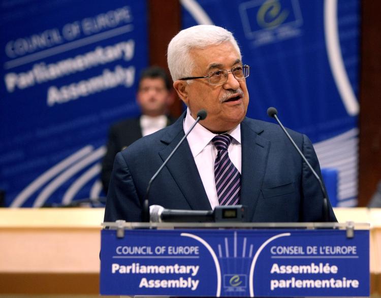 Strasbourg. Abbas holder sin tale til Europarådets forsamling torsdag. Talen varede over 30 minutter. 