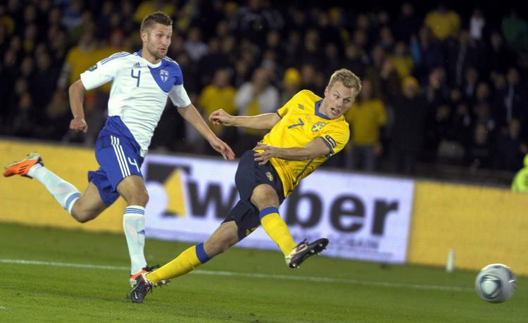 0-1. Efter otte minutter førte Sverige mod Finland på denne scoring af Sebastian Larsson. 