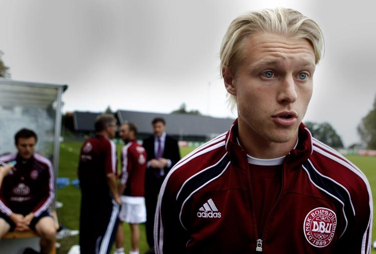 afbud. Simon Kjær har været et stykke fra topformen på det seneste. Og nu er Roma-spilleren ramt af en skade. 