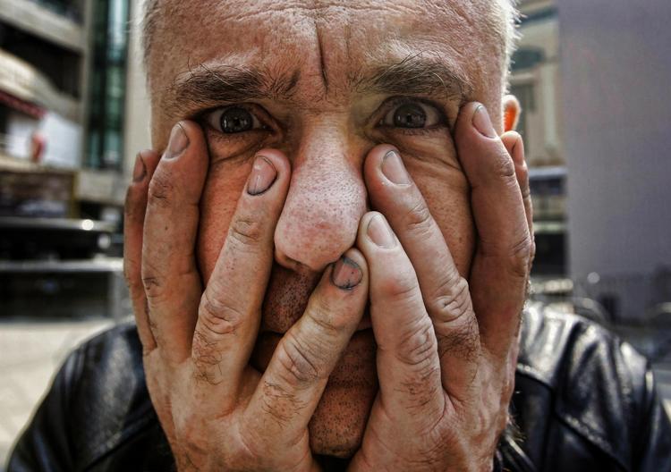 Kitsch? Når Hirst er bedst, får man et eksistentielt sug i maven; når han er værst, er døden blot et kitschmateriale. 