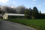 ulykke. En eksplosion og brand hærger lagerbygninger i Store Ands nær Vejen, der tidligere har tilhørt Civilforsvaret. 