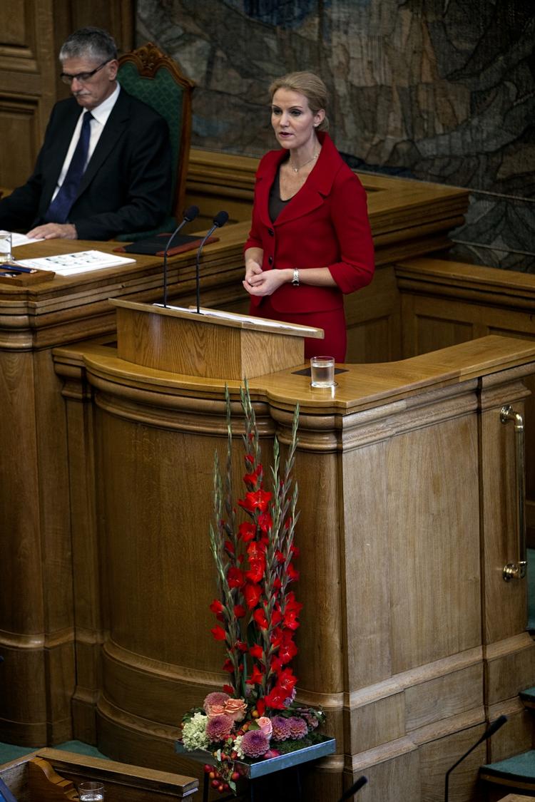 Åbningstale. Thorning-Schmidt lagde i sin åbningstale valgkampens floskler væk og koncentrerede sig om langsigtet midterpolitik. 