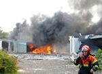 storbrand. Omkring klokken 10.44 opstod der en eksplosion i en lagerbygning i Store Andst nær Vejen. Brandvæsenet var til stede cirka 10 minutter senere, oplyser Falck. 