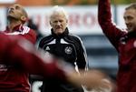 imponeret. Portugal kan være et verdensklassehold, mener Morten Olsen om tirsdagens modstander. 