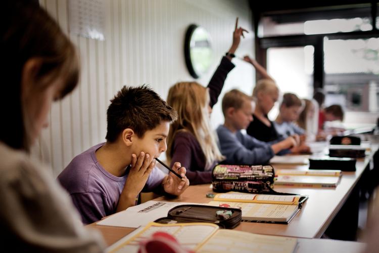 Støtte. 10-årige Lasse har ADHD, men er flyttet fra en specialklasse til en almindelig 4.-klasse på sin skole, Baunehøjskolen i Jyllinge. 