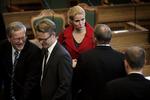 Kompromis. Helle Thorning-Schmidt og hendes nye regering er ikke i gang med et løftebrud. De byder derimod en kompromissøgende politik velkommen. 