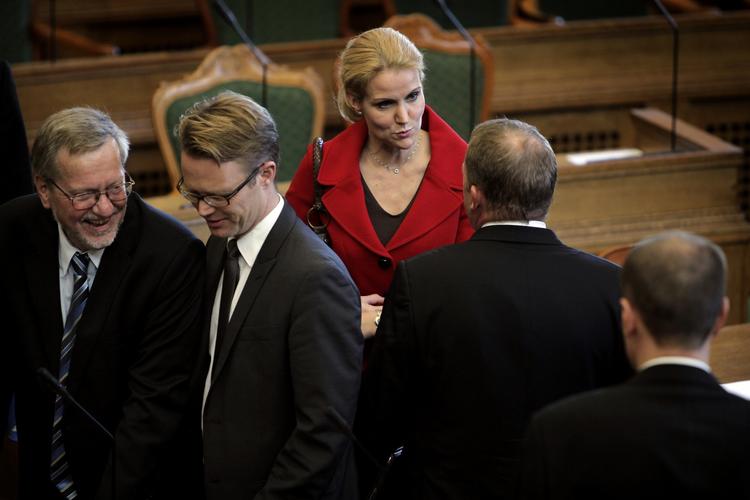 Kompromis. Helle Thorning-Schmidt og hendes nye regering er ikke i gang med et løftebrud. De byder derimod en kompromissøgende politik velkommen. 