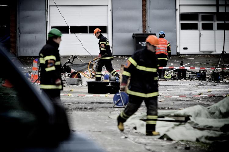 Eksplosion. Skaderne var betydelige ved eksplosionsbranden i lørdags i Store Andst ved Vejen. 