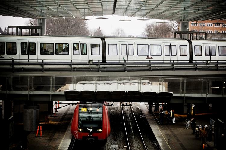 Trafik. Få gider bruge mere end en time i trafikken til arbejde. 