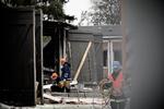 Efterforskning. Undersøgelserne på eksplosionsstedet i Store Andst kan trække længe ud, oplyser politiet. 