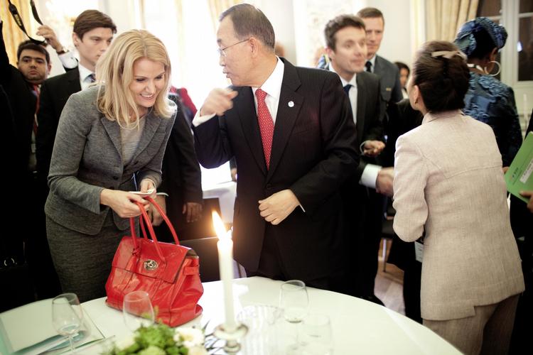 Ros. Ban Ki-moon var svært glad for Danmark på Green Growth Forum i dag. Og dermed også for Danmarks nye statsminister. 