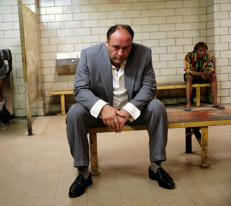 Mafioso. James Gandolfini spiller rollen som den dameglade, hidsige og flabede gangsterboss Tony Soprano. Her fra en scene i et af de sidste afsnit i HBO-serien. 