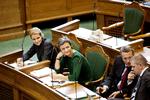 sporskifte? Statsminister Helle Thorning-Schmidt (S) og økonomi- og indenrigsminister Margrethe Vestager (R) i folketingssalen under Folketingets åbning. 