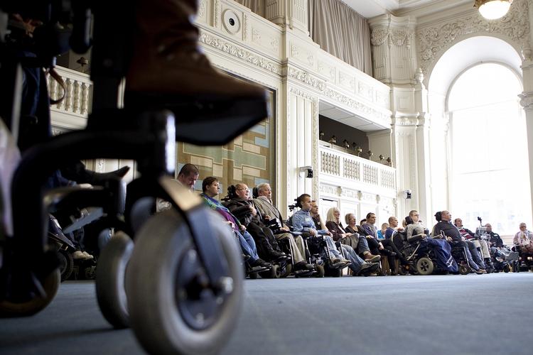 Handikap. Kvinder med handikap har ikke samme beskæftigelsesfrekvens som mænd med handikap, viser ny kortlægning fra SFI - Det Nationale Forskningscenter for Velfærd. Årsagerne skal både findes i og uden for arbejdsmarkedet. 