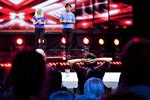 Problematisk. Double Trouble kalder denne duo sig. De fik ikke ligefrem ros af dommerne, selv om de fik lov at synge tre gange. Men om det alligevel var godt nok til at gå videre ... ja, det finder vi ud af næste år. 