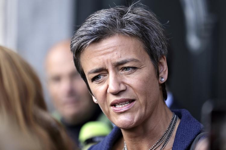 Nedjustering. Margrethe Vestager og resten af S-R-SF-regeringen tror ikke længere på, at der er penge til en vækst i de offentlige budgetter på 1,4 procent om året. 