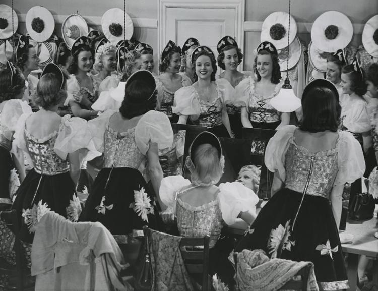 Alle gaar rundt og forelsker sig (Emanuel Gregers. Nordisk Film). Venligst udlånt DFI/Billed- &amp; Plakatarkivet 