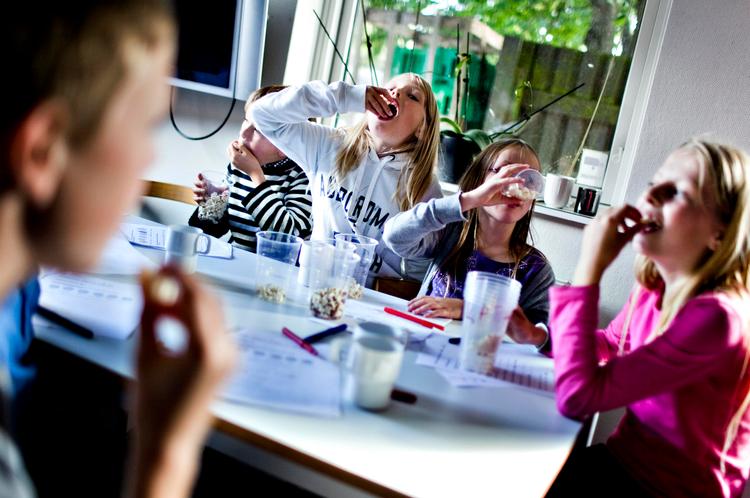 Popcorn. Engagerede popcorndommere i aktion. Fra venstre: Oliver, Magnus, Naia og Katinka. 