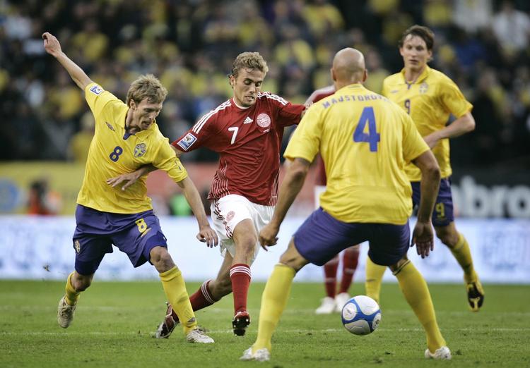 nationalt. VM-kvalifikationskampen på Råsunda Stadion i Stockholm 2009 mellem Sverige og Danmark endte med en sejr til Danmark. 