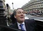 Farvel. Liam Fox har anmodet den konservative premierminister, David Cameron, om at måtte træde tilbage. 