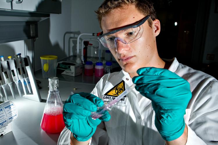 Håndgribeligt. Danske universitetsforskere savner at bruge energi på at forsker fremfor at søge om forskningsmidler. 