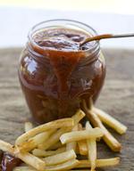 Ufransk. Ketchup er blevet forbudt på franske skoler, for at forebygge fedme. 