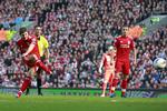 scoring. Steven Gerrard ville sparke bolden over muren. 