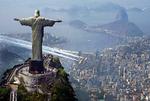 Overblik. 'O Cristo Redentor' (Kristus, Frelseren) holder til i 710 meters højde på Rio de Janeiros Corcovadobjerg. Statuen er 38 meter høj og vejer 700 ton. 