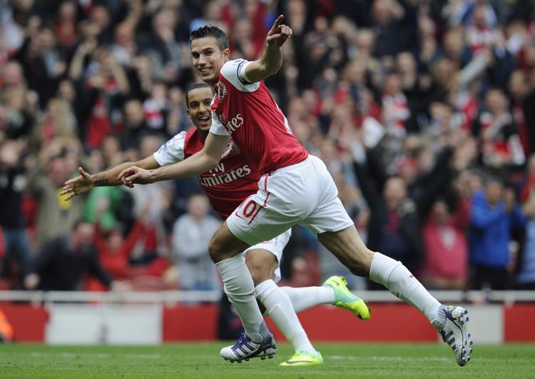 matchvinder. Efter 29 sekunder og 83 minutter scorede Robbie van Persie begge Arsenals mål mod Sunderland. 
