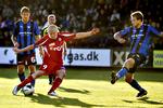 2-0. Med sit første mål i Superligaen siden 29. maj 2004 bragte Tommy Bechmann SønderjyskE på 2-0. 