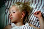 kvalitetstid. Selv om børnene ikke skal op i skole dagen efter, fungerer de bedst, hvis sengetiden er som til hverdag. (Arkivfoto) 