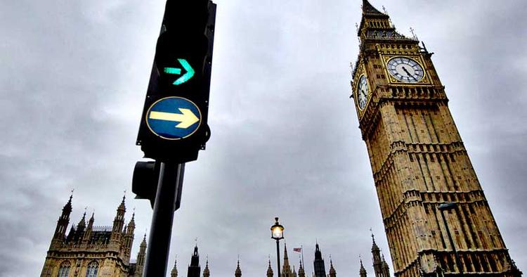 Skred. Big Ben hælder mere og mere til en side - 0,90 millimeter hvert år. 