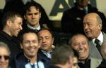 RIGMÆND. Chelseas Roman Abramovich (tv) og Fulhams Mohammed Al Fayed (th) er to af i alt 10 udenlandske ejere i Premier League. 