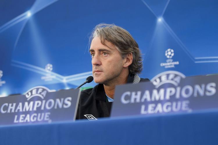 træneren. Med Villarreal og Manchester United på programmet får Roberto Mancini i denne uge et godt billede af, hvor stærkt et hold Manchester City har. 