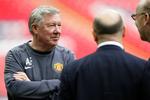KOLLISIONSKURS. Manager Alex Ferguson (tv) risikerer at komme på kant med Manchester Uniteds udenlandske ejere, den amerikanske Glazer-familie. 