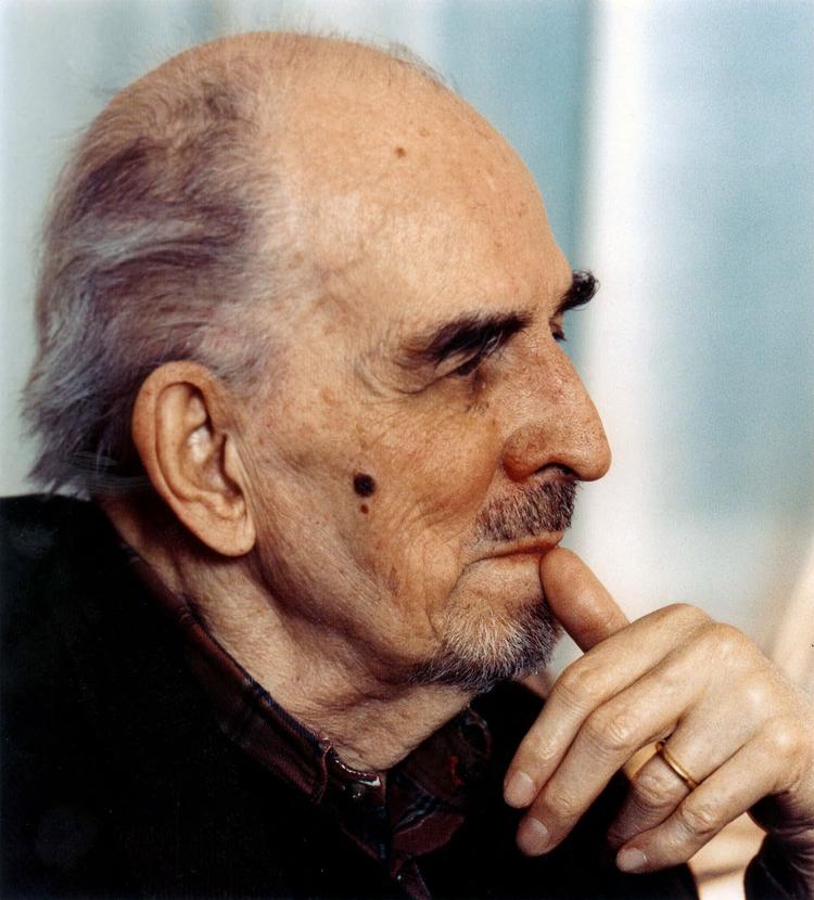 kunstnerrefugium. Den svenske filminstruktør Ingmar Bergmans hus på øen Fårö nordøst for Gotland bliver omdannet til sted for kunstnere, der har brug for arbejdsro. Bergman døde i sommeren 2007. Arkivfoto. 