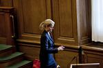 Krise. Foreløbig er det ikke lykkedes for hverken statsminister Helle Thorning-Schmidt (S) eller hendes enorme entourage af juniorministre at sætte så meget som én enkelt fremadrettet dagsorden. 