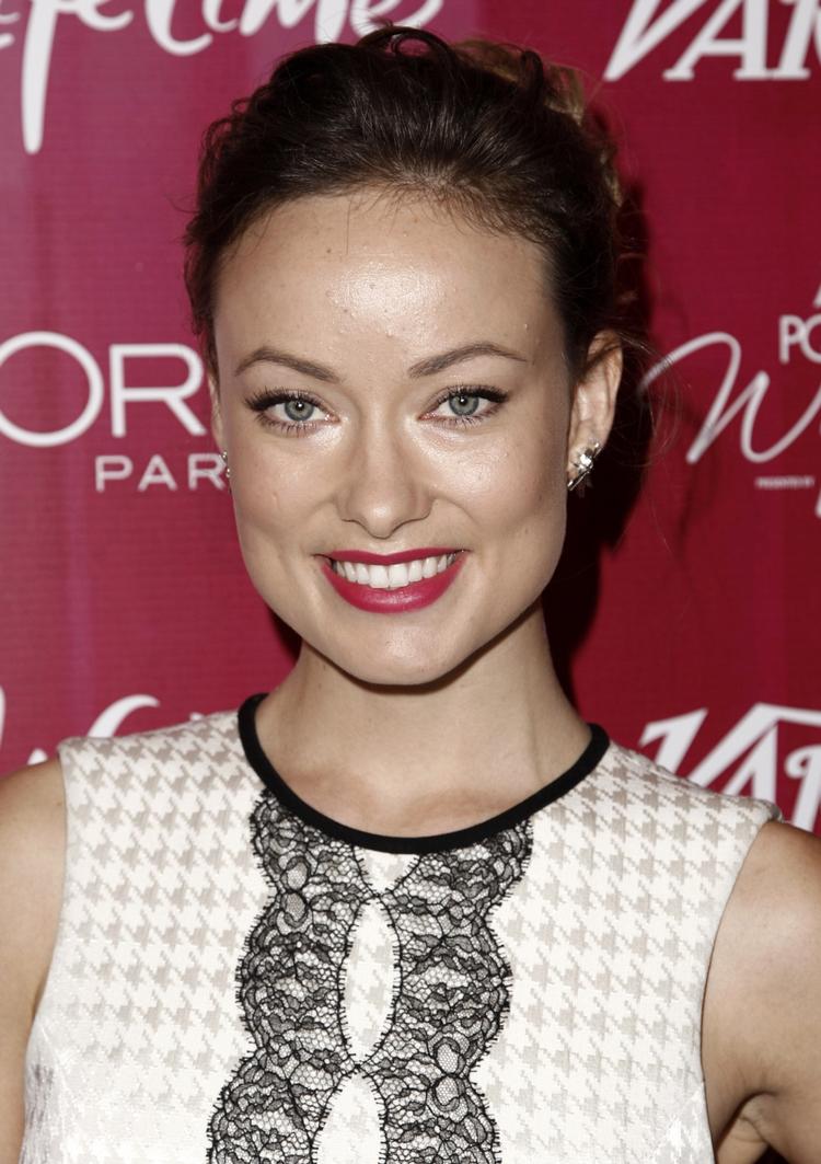 MANIPULATION? Måske er computeranimeret nøgenhed det nye dyr i åbenbaringen. Skuespillerinden Olivia Wilde oplevede en helt ny version af begrebet falske bryster. 