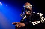 Gangsterkøter. Snoop Dogg kan i år fejre fire rundede årtier med udgivelsen af sit tolvte studiealbum, 'Doggymentary'. 