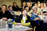 sjovt. Det behøver ikke altid være underholdende at være til personalemøde, men hvis man bruger en time af sin arbejdstid, skal det som minimum være udviklende. Disse medarbejdere i Aarhus ser nu ud til at have det meget sjovt. 